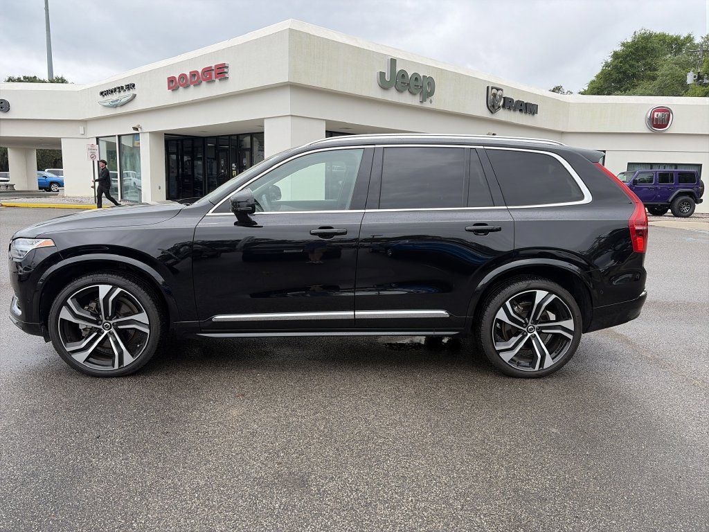 Used 2024 Volvo XC90 B6 Ultimate w/ Protection Package Premier AWD/4WD image 3