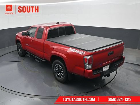 Used 2022 Toyota Tacoma TRD Sport AWD/4WD image 48