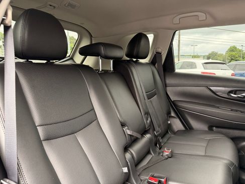 Used 2017 Nissan Rogue SL AWD/4WD image 32