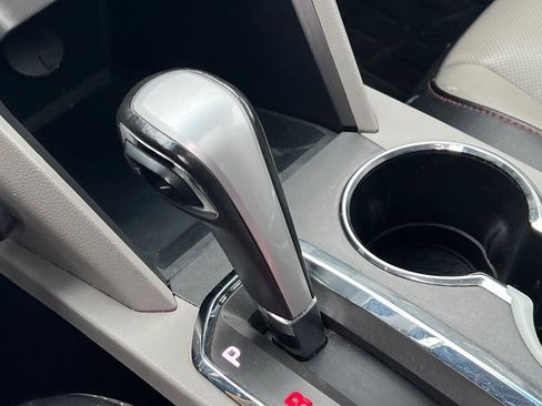 Used 2011 GMC Terrain SLT image 18