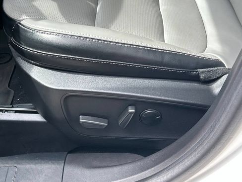 Used 2023 Ford Escape Platinum AWD/4WD image 16
