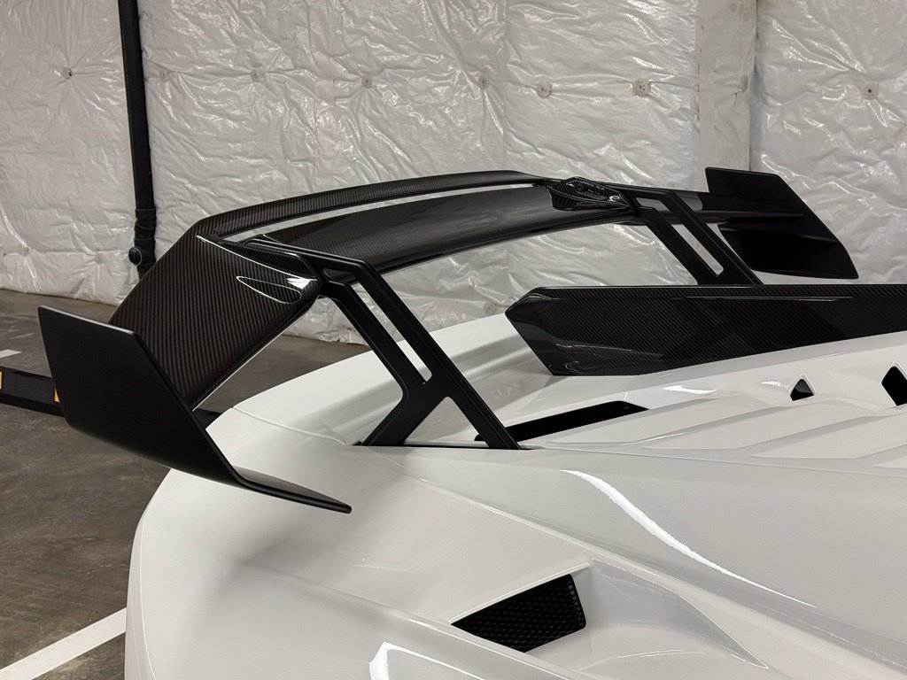 Used 2021 Lamborghini Huracan STO RWD image 32