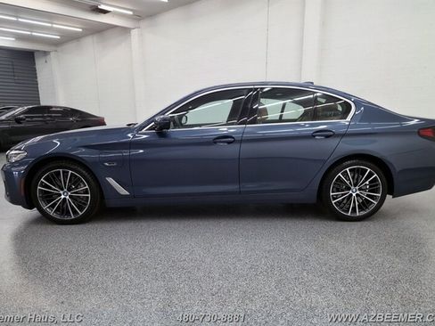 Used 2023 BMW 530e w/ Premium Package RWD image 6