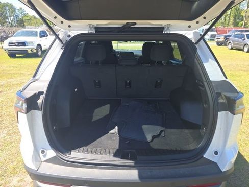 Used 2025 Chevrolet Equinox LT image 28