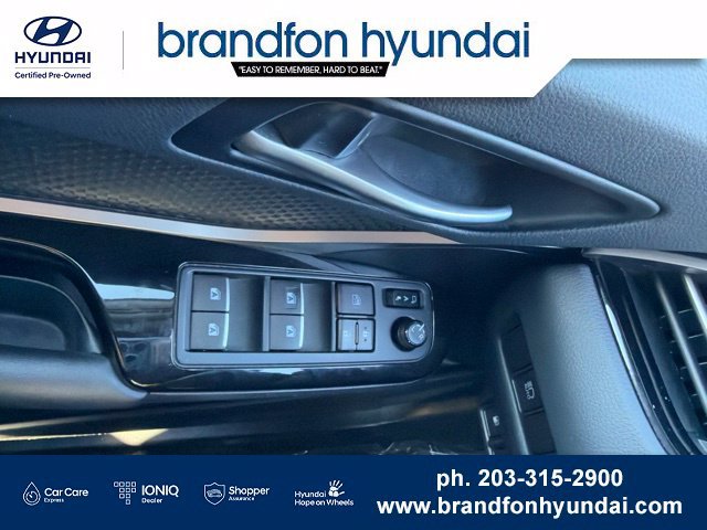 Used 2019 Toyota C-HR XLE FWD image 13