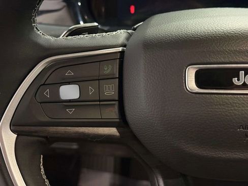 Used 2024 Jeep Grand Cherokee Limited 4xe w/ Luxury Tech Group II image 17