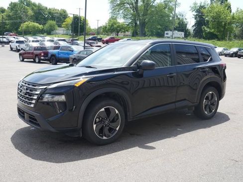 Used 2024 Nissan Rogue SV FWD image 4