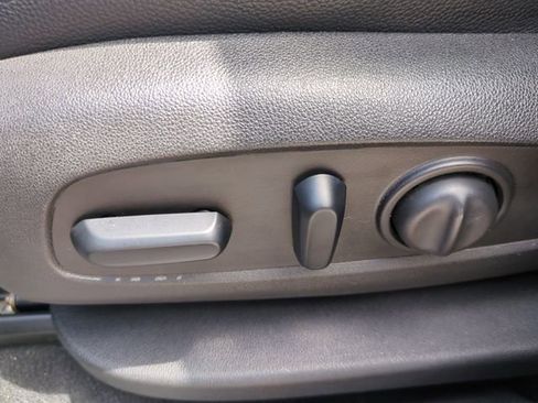 Used 2018 Chevrolet Equinox LT w/ Sun & Infotainment Package FWD image 22