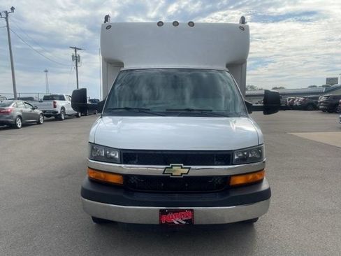 Used 2015 Chevrolet Express 3500 image 8