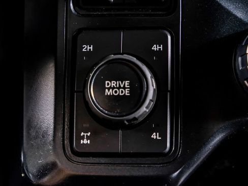 Used 2023 Ford F350 Lariat w/ Lariat Ultimate Package AWD/4WD image 27