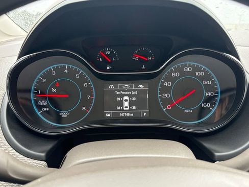 Used 2017 Chevrolet Cruze LT image 19