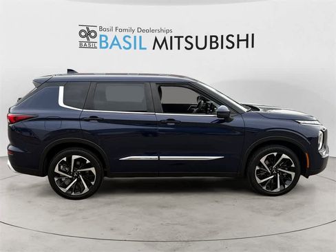 Used 2023 Mitsubishi Outlander SE image 6