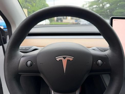 Used 2023 Tesla Model Y AWD image 23