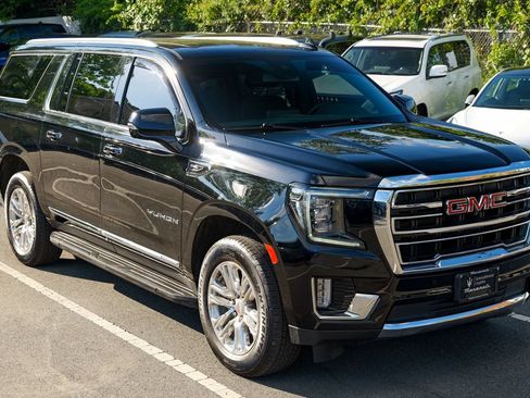 Used 2024 GMC Yukon XL SLT w/ SLT Premium Package AWD/4WD image 10