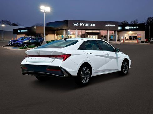 New 2025 Hyundai Elantra Limited image 7