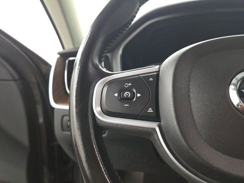 Used 2021 Volvo XC60 T5 Momentum image 9