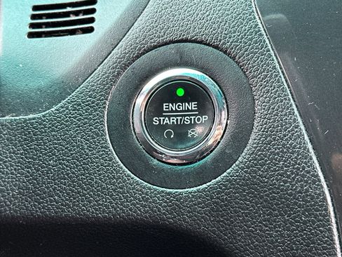 Used 2016 Ford Explorer XLT w/ Equipment Group 202A image 22