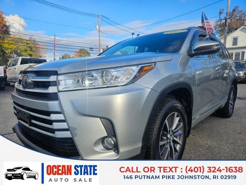 Used 2017 Toyota Highlander XLE image 1