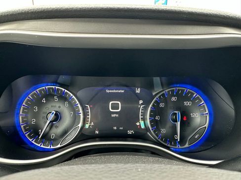 New 2026 Chrysler Pacifica Select image 31