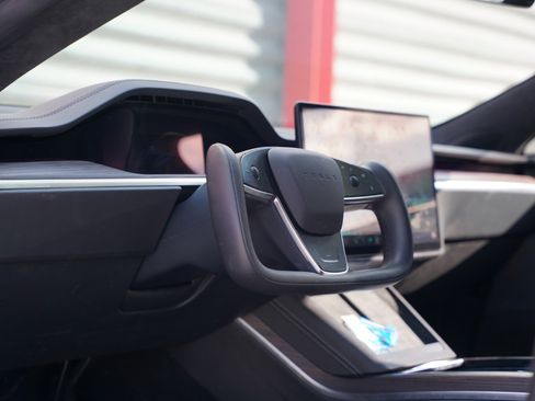 Used 2023 Tesla Model S Standard Range image 10