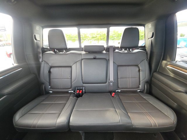 Used 2024 Chevrolet Silverado 3500 High Country w/ High Country Premium Package AWD/4WD image 33