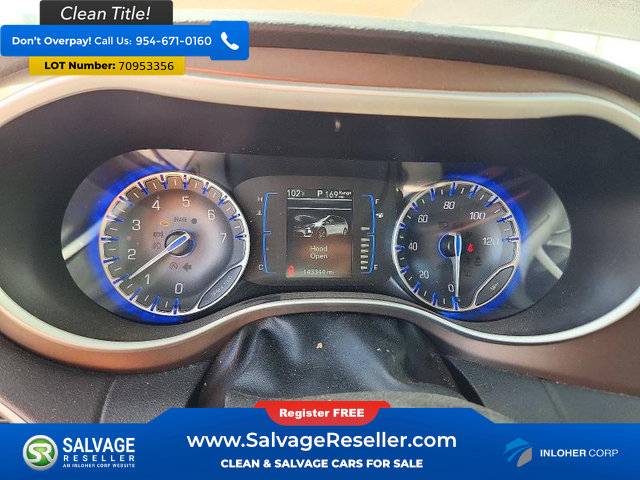 Used 2017 Chrysler Pacifica Touring w/ Tire & Wheel Group FWD image 12