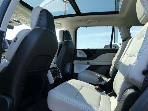 Used 2025 Lincoln Aviator Reserve w/ Equipment Group 201A AWD/4WD image 23