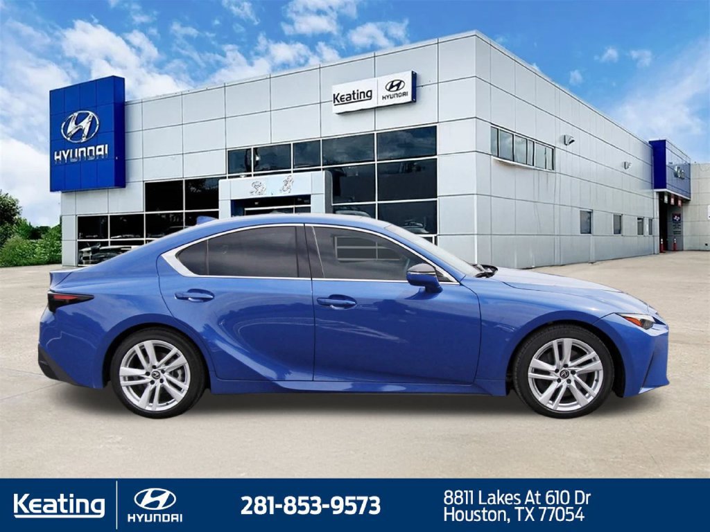 Used 2024 Lexus IS 300 w/ Comfort Package RWD image 4