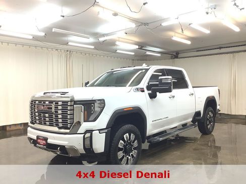 Used 2025 GMC Sierra 2500 Denali AWD/4WD image 1