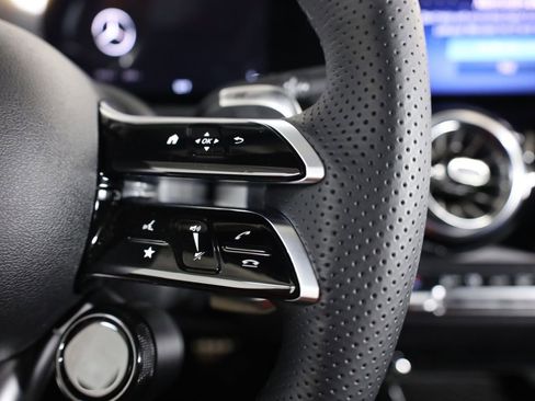 Used 2025 Mercedes-Benz GLB 35 AMG 4MATIC image 16