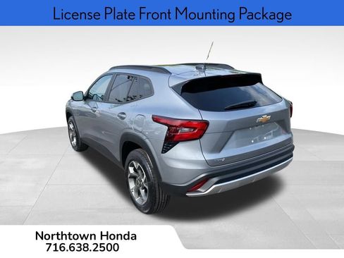 Used 2024 Chevrolet Trax LT w/ Driver Confidence Package image 7