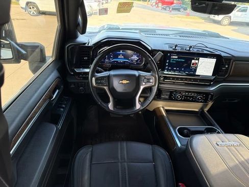 Used 2024 Chevrolet Silverado 3500 High Country w/ Technology Package AWD/4WD image 17