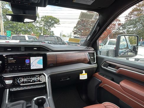 New 2025 GMC Sierra 2500 Denali Ultimate w/ Snow Plow Prep/Camper Package image 28