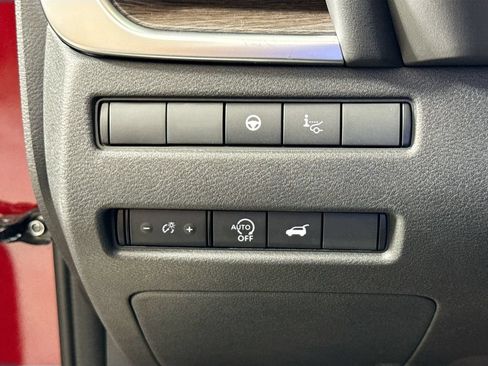 Used 2025 Nissan Rogue Platinum w/ Platinum Premium Package FWD image 10