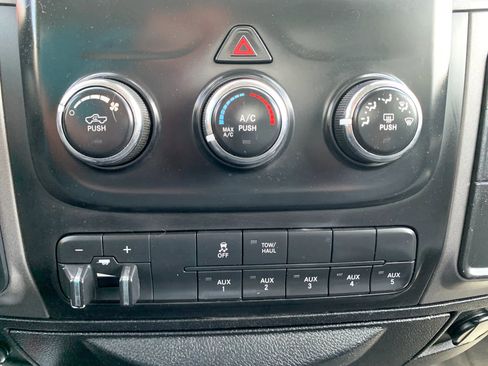 Used 2015 RAM 3500 Tradesman image 20