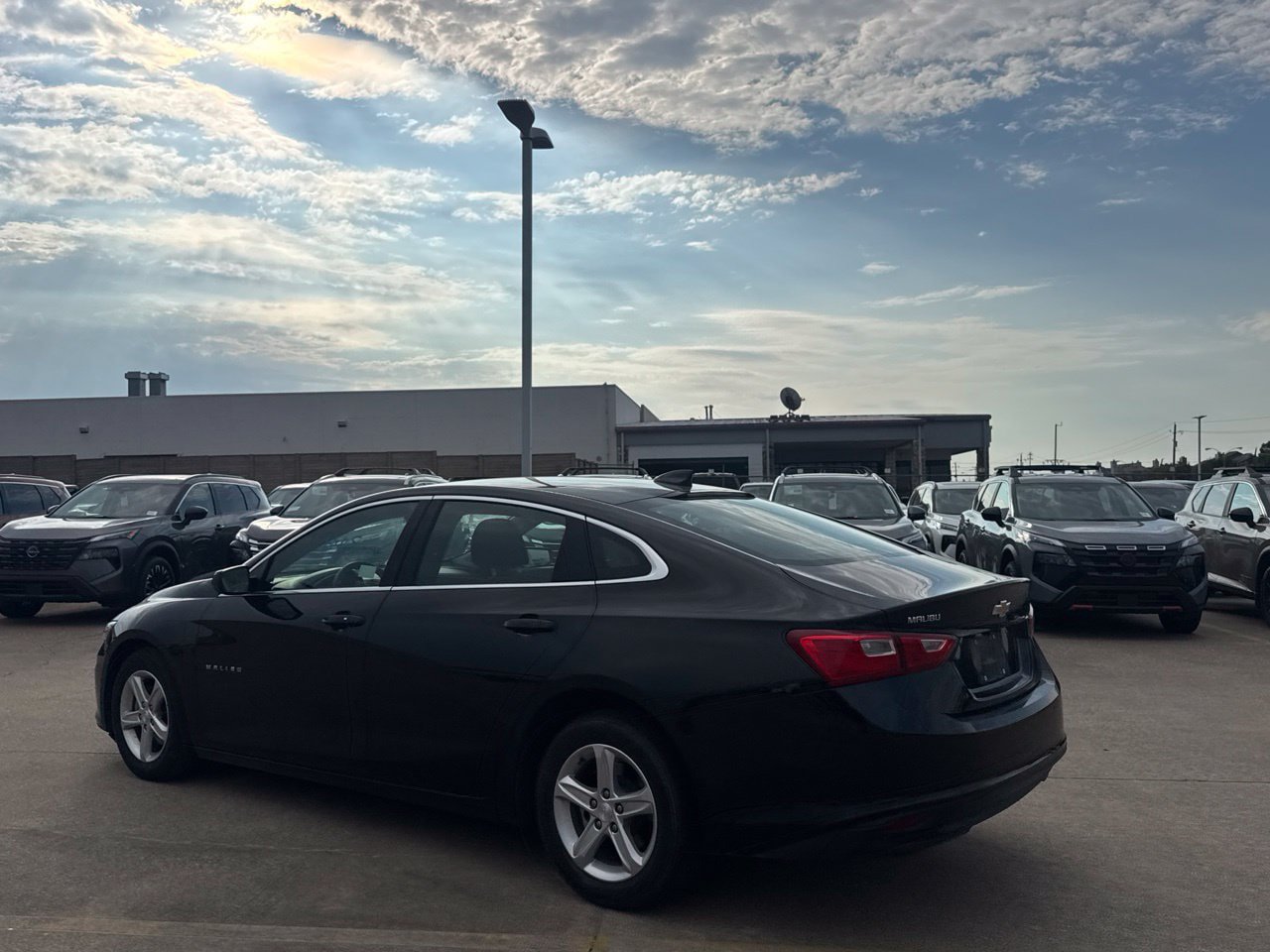 Used 2025 Chevrolet Malibu LT FWD image 16