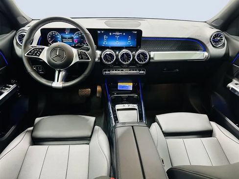 Used 2026 Mercedes-Benz GLB 250 4MATIC image 5