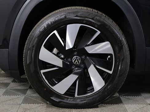 Used 2025 Volkswagen Atlas Cross Sport SE AWD/4WD image 22