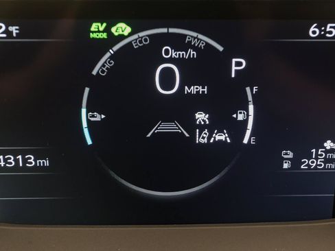 Used 2024 Toyota Prius Prime FWD image 35