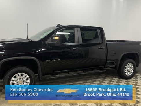 Certified 2022 Chevrolet Silverado 3500 LT w/ Convenience Package image 6