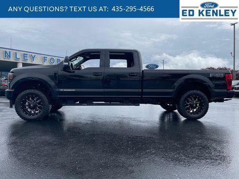 Used 2022 Ford F350 Lariat w/ Black Appearance Package image 2