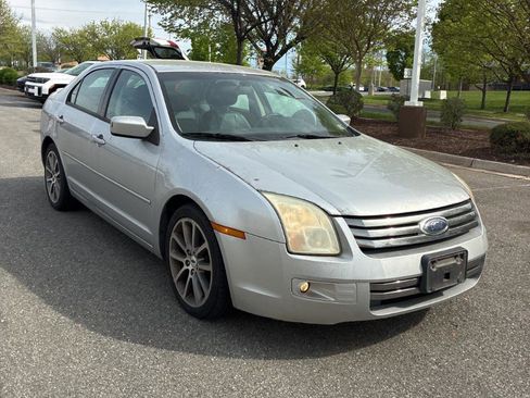 Used 2009 Ford Fusion SE FWD image 3
