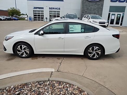 Used 2025 Subaru Legacy Premium image 11