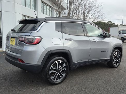 Used 2024 Jeep Compass Limited image 4