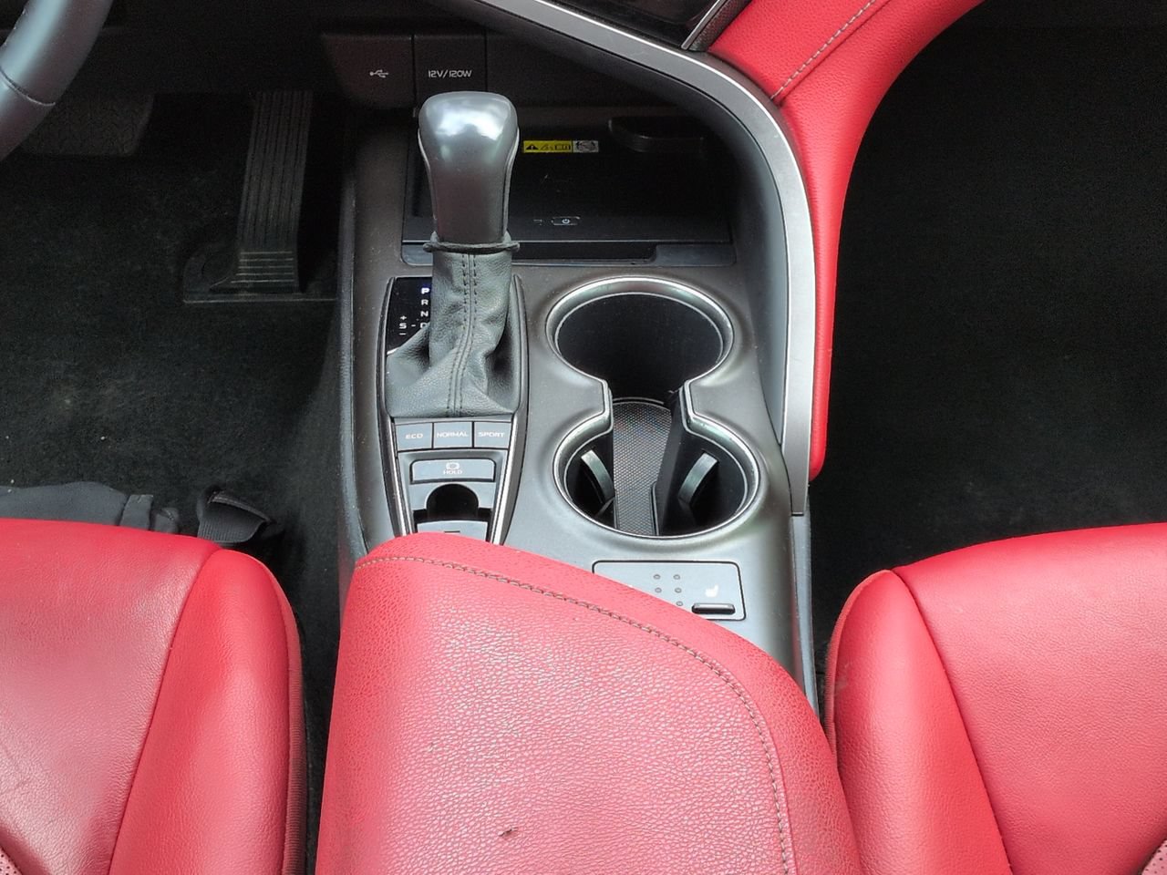 Used 2022 Toyota Camry XSE FWD image 19