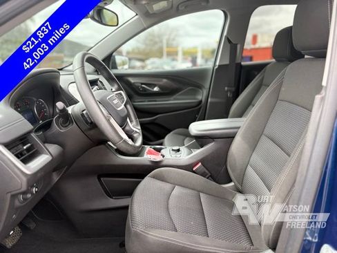 Used 2023 GMC Terrain SLE w/ Driver Convenience Package FWD image 9