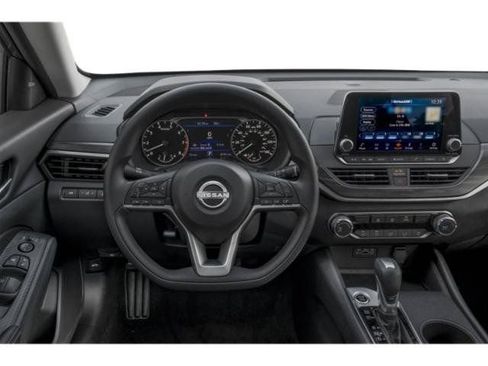 Used 2025 Nissan Altima 2.5 SV FWD image 9