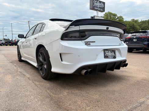 Used 2019 Dodge Charger Scat Pack RWD image 4