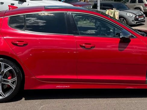 Used 2018 Kia Stinger GT2 RWD image 2