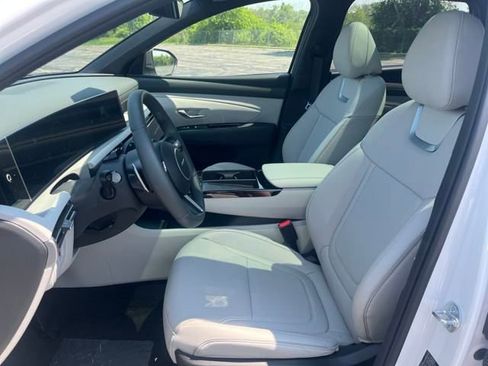 New 2025 Hyundai Tucson Limited image 13
